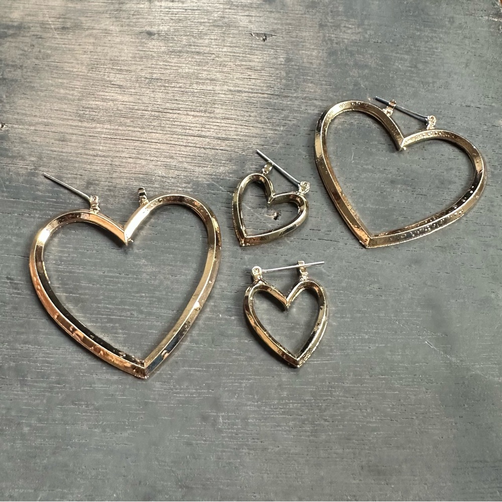 Gold Heart Hoop Earrings Set